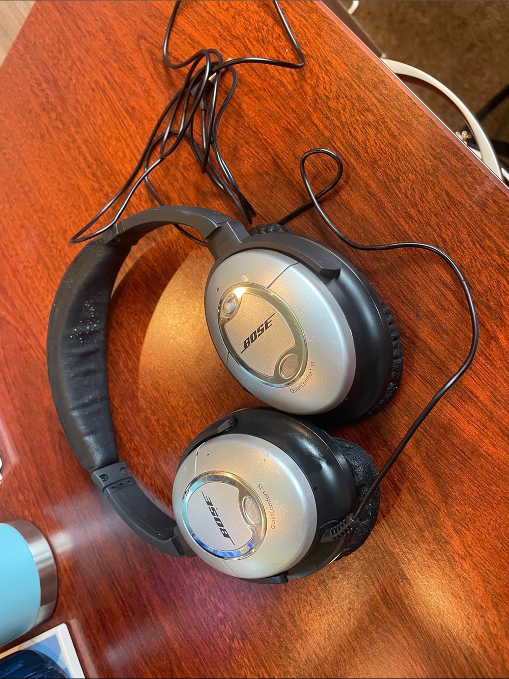 Bose Silver and Black Over-Ear Wired Headphones Quiet comfort 15